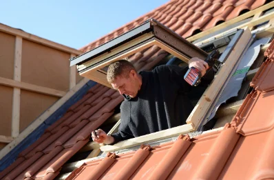 Pose de fenêtres de toit Velux à la Caure